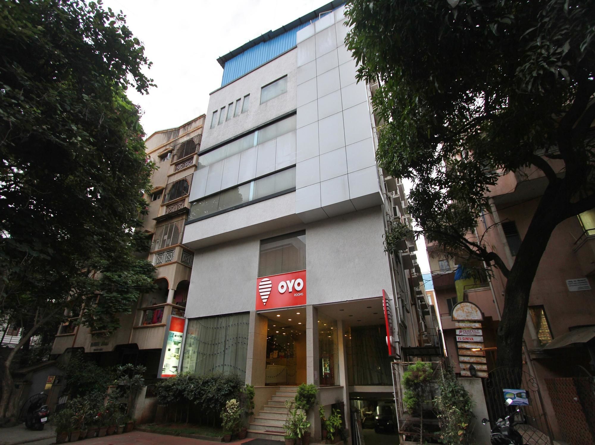 Oyo 435 Hotel Amshi International Bangalore Esterno foto