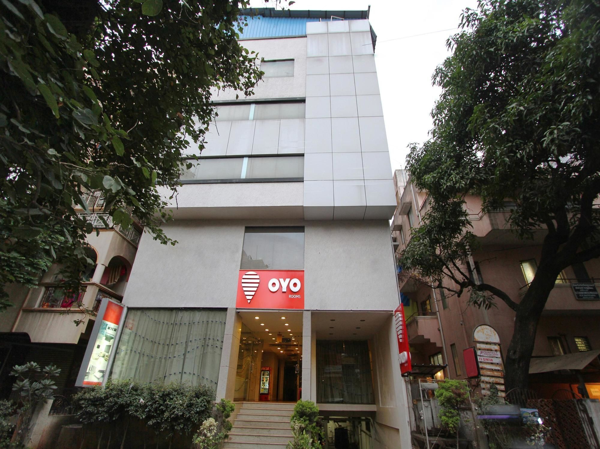 Oyo 435 Hotel Amshi International Bangalore Esterno foto