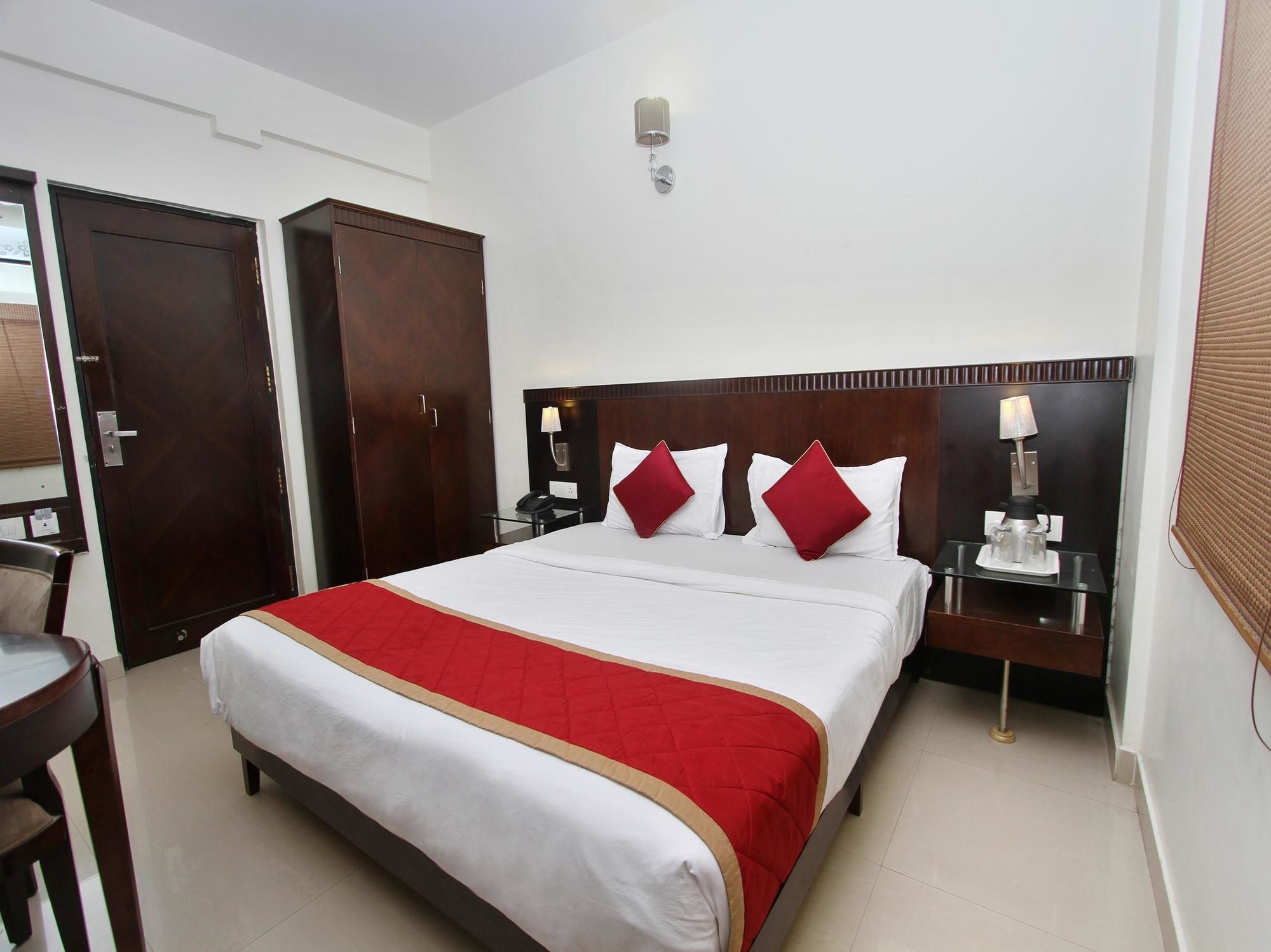 Oyo 435 Hotel Amshi International Bangalore Esterno foto
