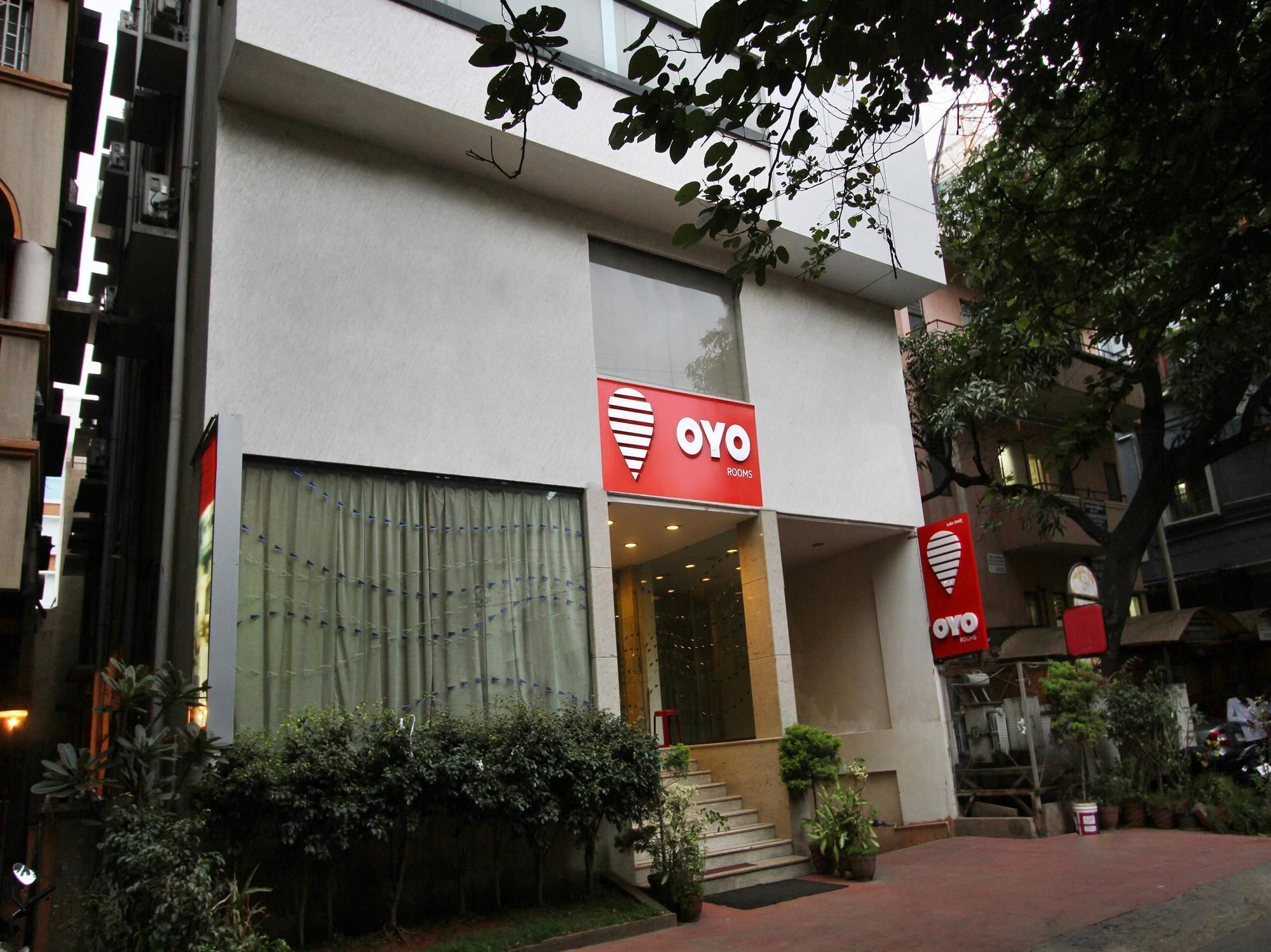 Oyo 435 Hotel Amshi International Bangalore Esterno foto