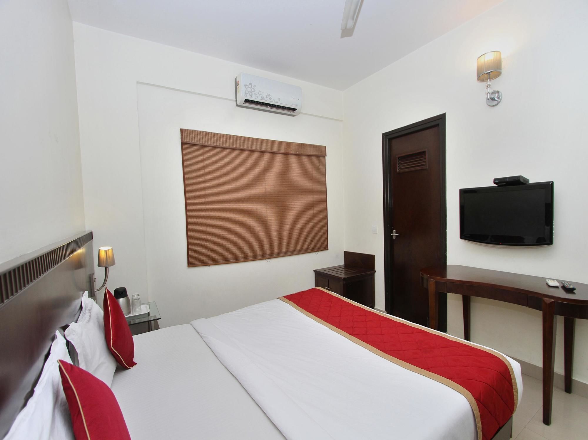 Oyo 435 Hotel Amshi International Bangalore Esterno foto